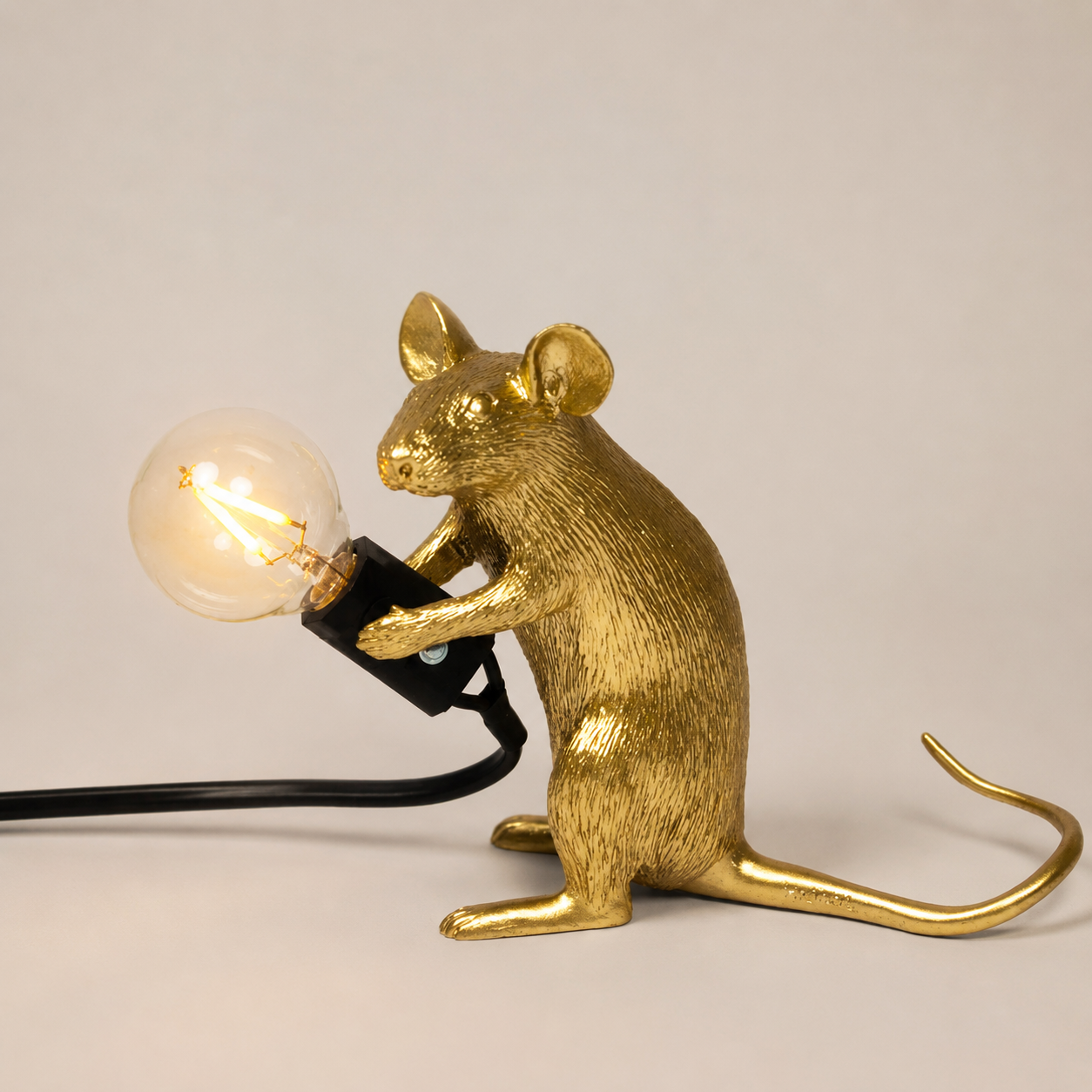 Mouse Resin Table Lamp