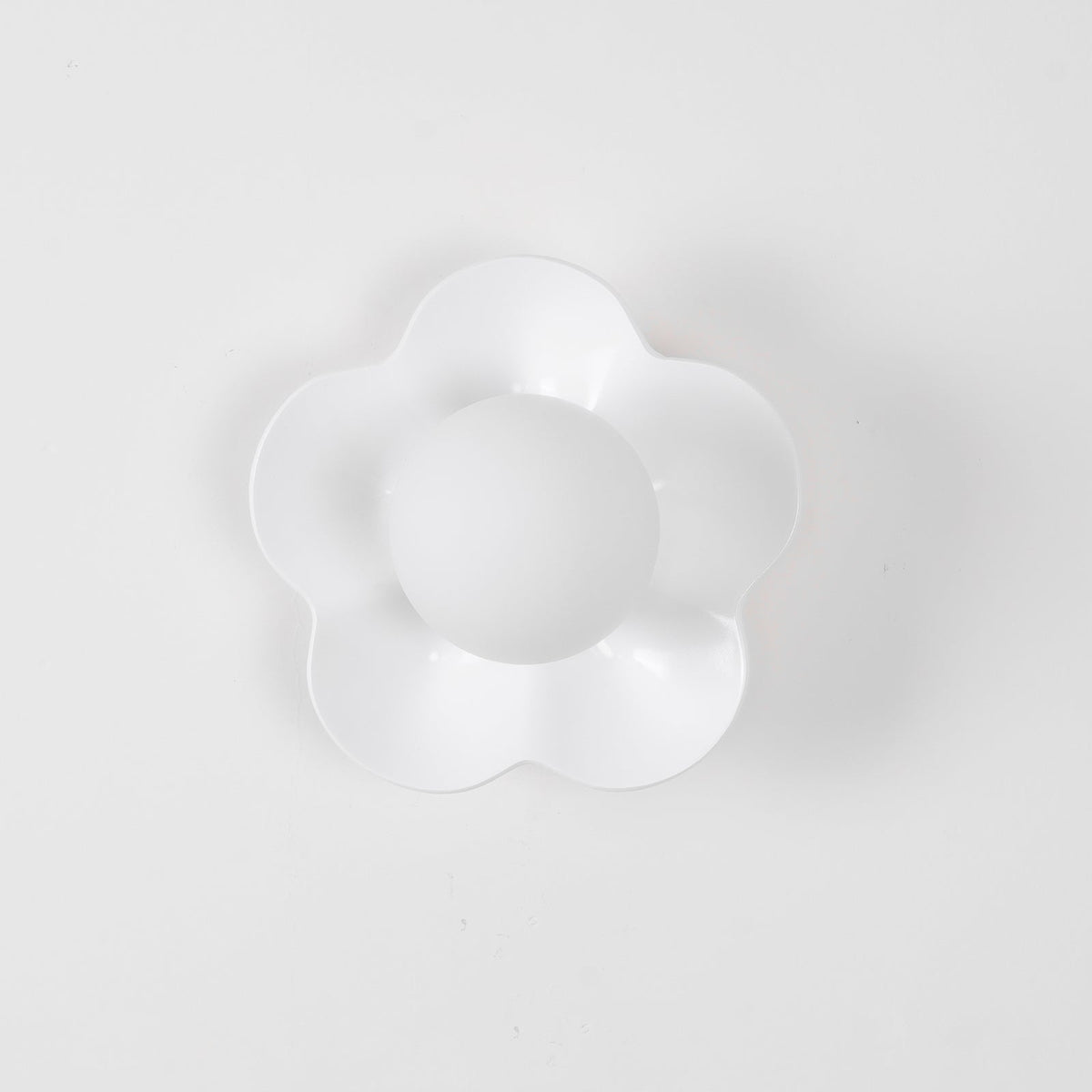 Flower Shape Pastel Resin Glass Globe Wall Sconce